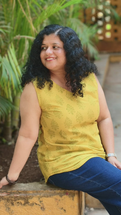 Natural Handblock Short Top